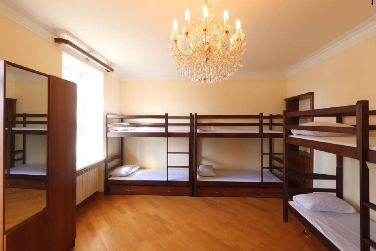 יירבאן Tumanyan Hostel And Tours חדר תמונה